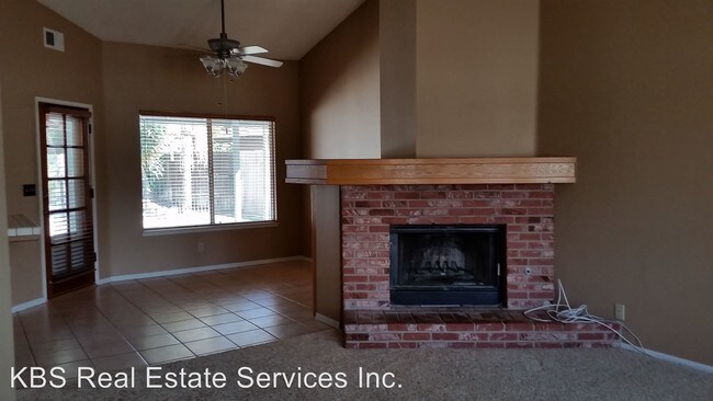 Foto del edificio - 6608 Camphor Ct