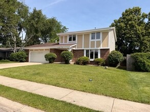 Building Photo - 4810 Eastwood Ct