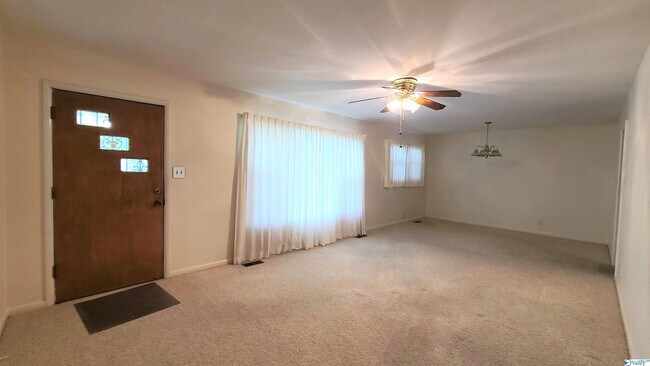 Foto del edificio - 1722 Hampton Rd NW