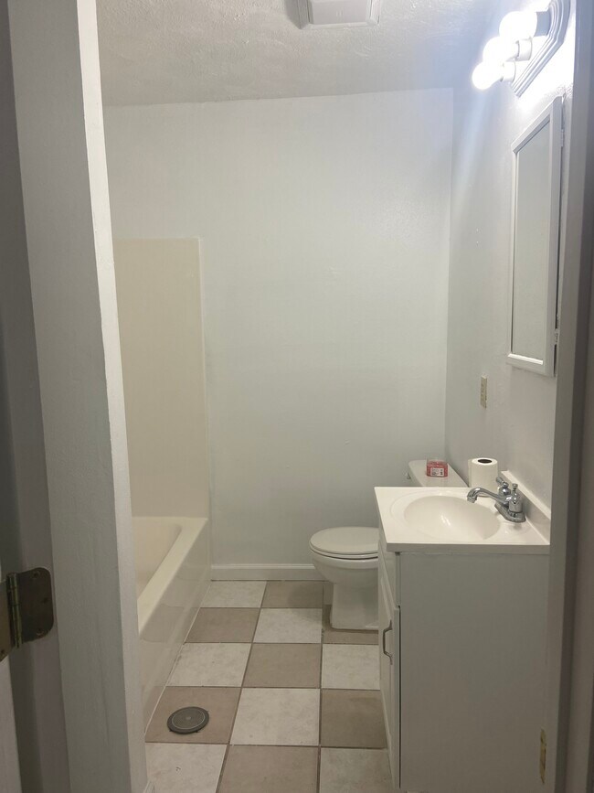 Building Photo - 4309 Stephen Girard Ave