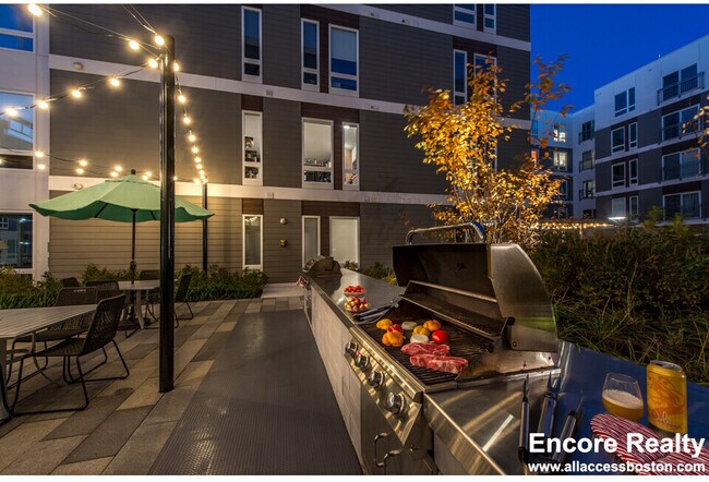 Building Photo - 203 Concord Tpke