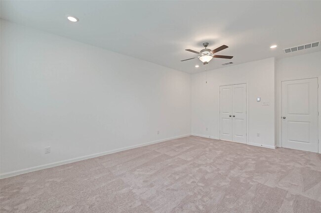 Foto del edificio - 4936 Sierra Ridge Dr