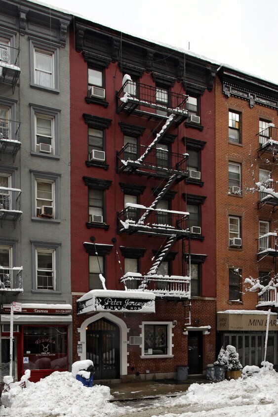 Primary Photo - 129 E 7th St