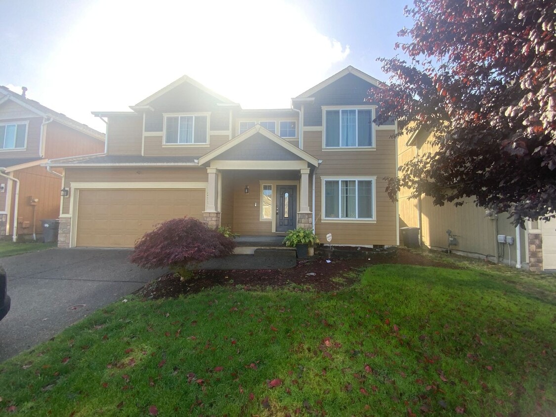 Primary Photo - Beautiful Spanaway Home! Apply Today