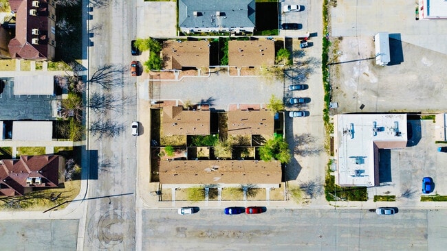 Building Photo - 1857 Elm St