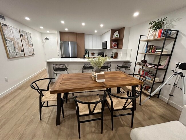 Foto del edificio - 5838 Collins Ave