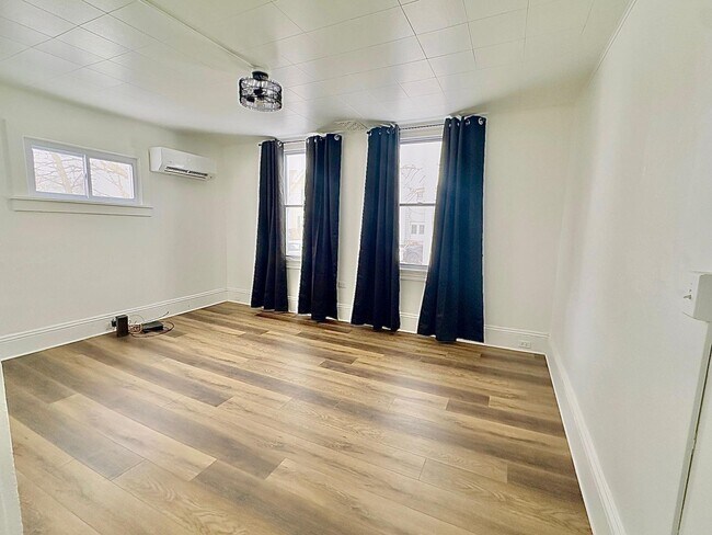 Foto del edificio - 1404 E 47th St