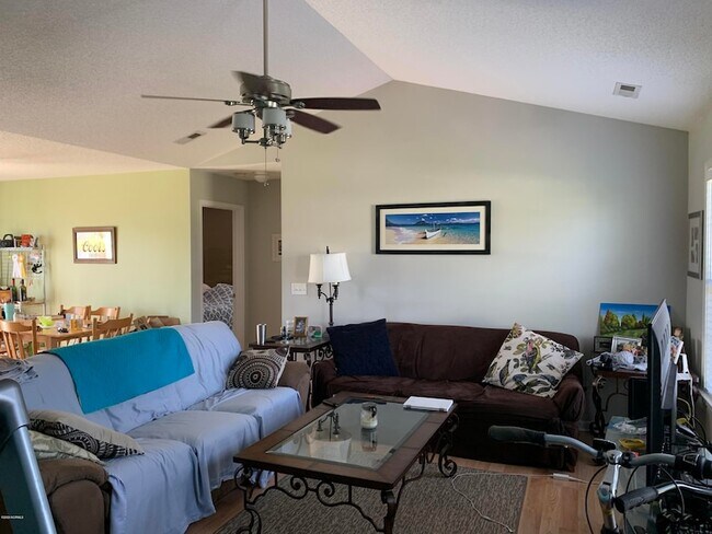 Foto del edificio - 7513 Brittany Lakes Dr