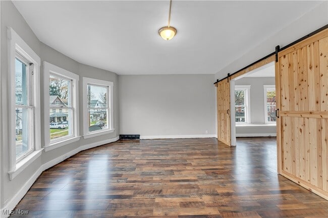 Foto del edificio - 3106 Library Ave