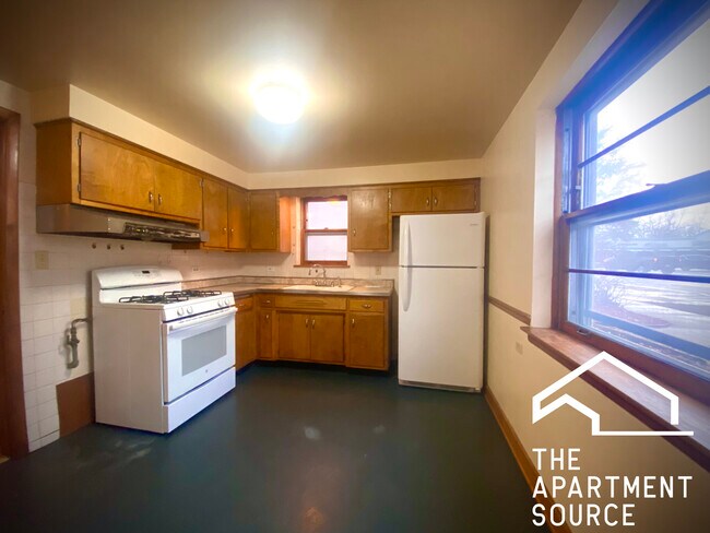 Building Photo - 7146 Riverside Dr