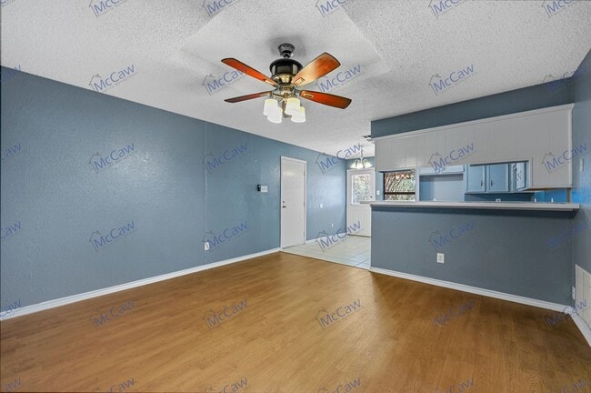 Building Photo - Comfortable 3/2 Home in Midlothian TX!