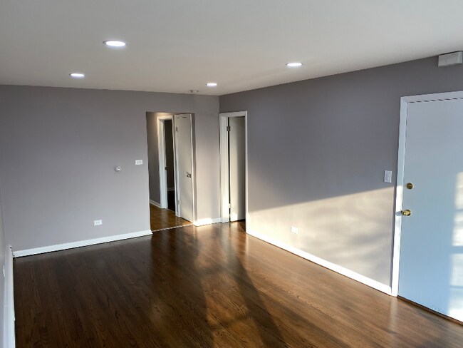Building Photo - 6242 S Karlov Ave