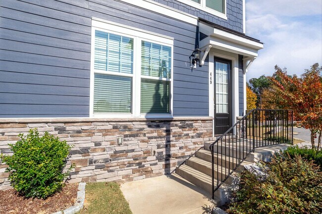 Building Photo - Corner Townhome with Roof Top Deck in Down...