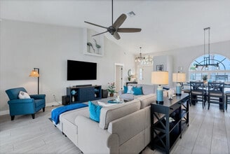 Building Photo - 5520 Almar Dr