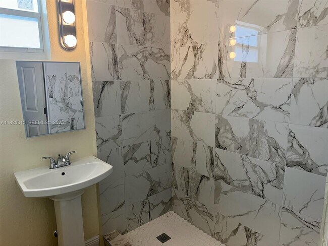 Foto del edificio - 17625 SW 160th Ave