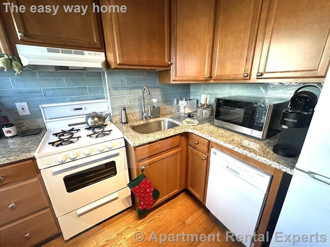 Photo - 1054 Cambridge St Apartment