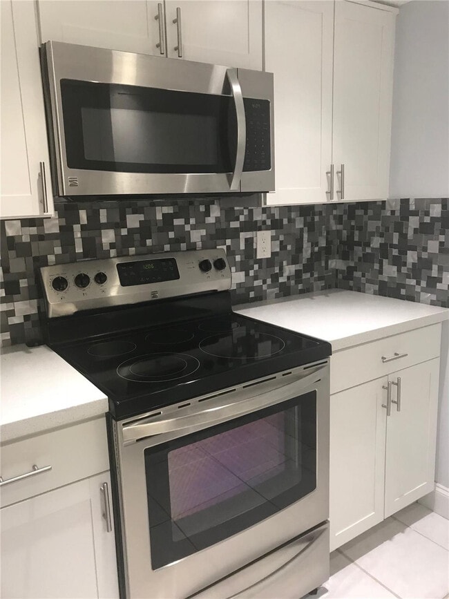 Foto del edificio - 9576 SW 1st Ct