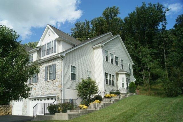 Building Photo - 159 Madison Way