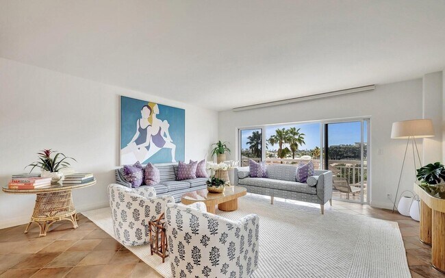 Foto del edificio - 250 Bradley Pl