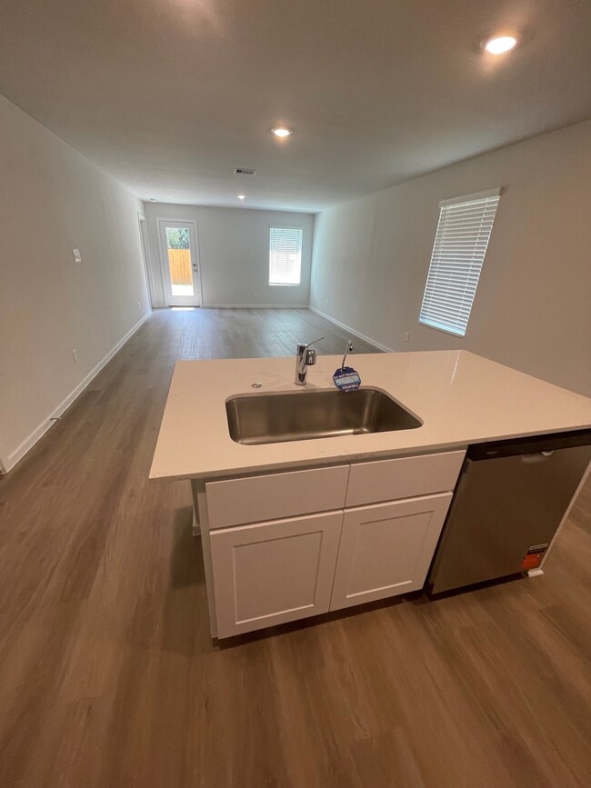 Building Photo - 12164 Lexington Heights Dr