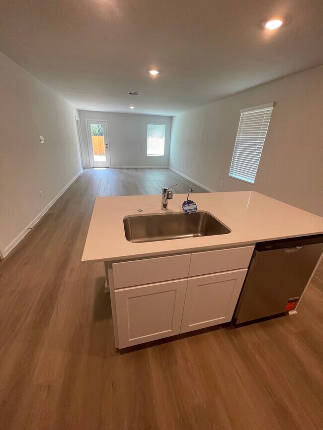 Foto del edificio - 12164 Lexington Heights Dr