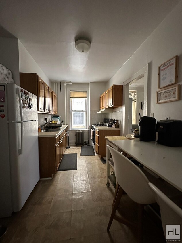 Foto del edificio - Looking for a 3rd Roommate  1 Bedroom - Sh...