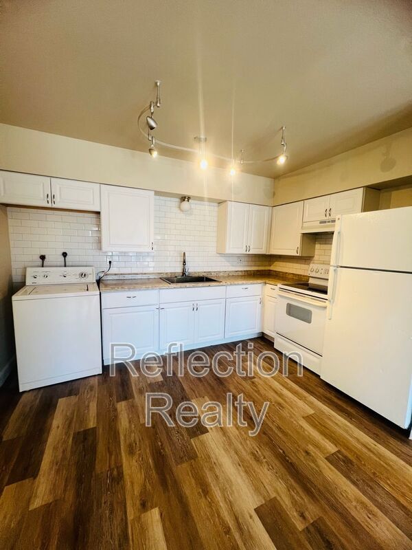 Foto del edificio - 404 Sunny Ln