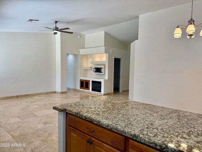 Foto del edificio - 15731 N 102nd St