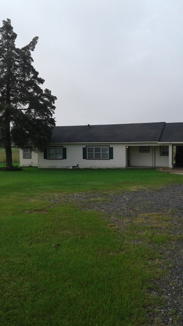 Foto del edificio - 3 bedroom 2 bath / Free lawn service!!