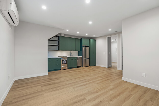 Building Photo - 1427 Edgecliffe Dr