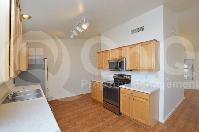 Building Photo - 2130 E Pinto Dr