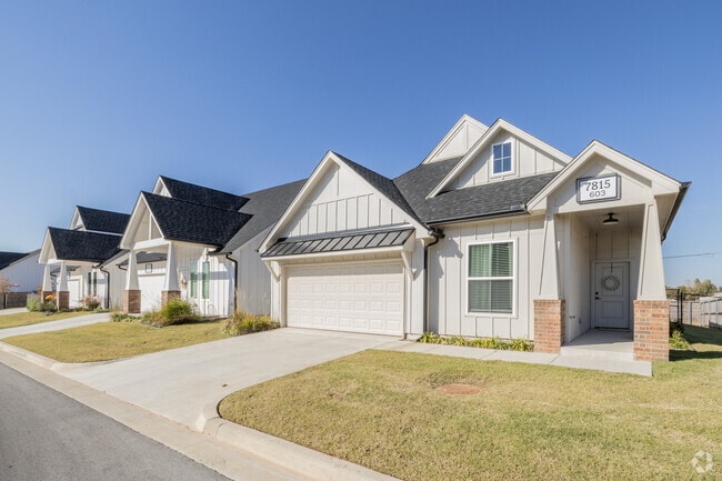 Building Photo - Legacy Farms