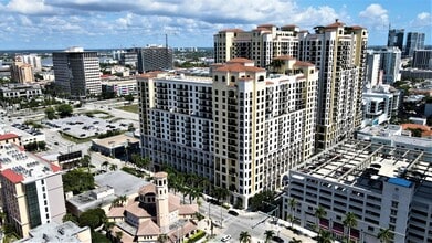 Building Photo - 801 S Olive Ave