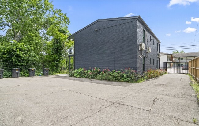 Building Photo - 6810 Del Rio St