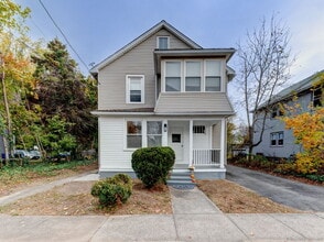 Building Photo - 44 Wallace Row Building Photo - 44 Wallace Row