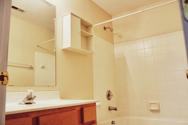 Building Photo - 5222 Sunrise View Cir