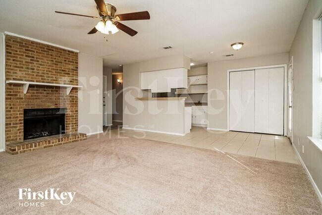 Foto del edificio - 1708 White Oak Ct