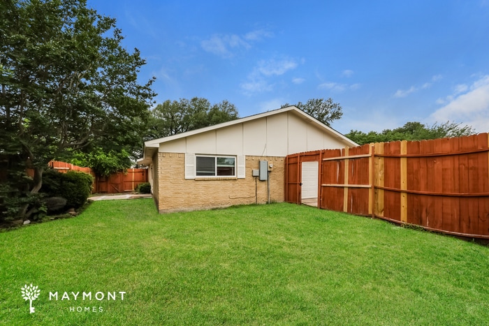 Building Photo - 6121 Cedar Ln