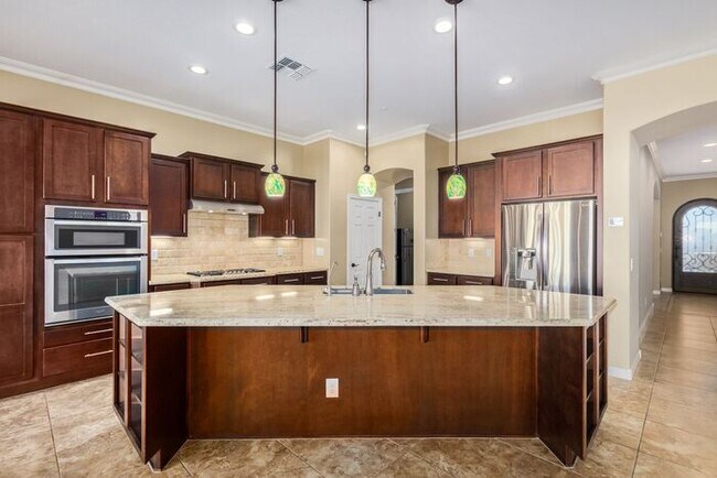 Building Photo - Stunning 4 bedroom 2.5 bath in Village at ...