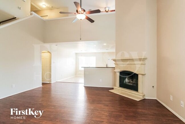 Foto del edificio - 18490 Sunrise Pines Dr