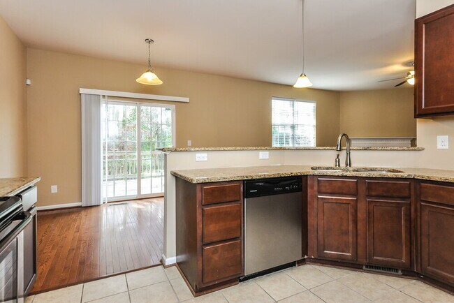 Foto del edificio - 5139 Arbor Chase Dr