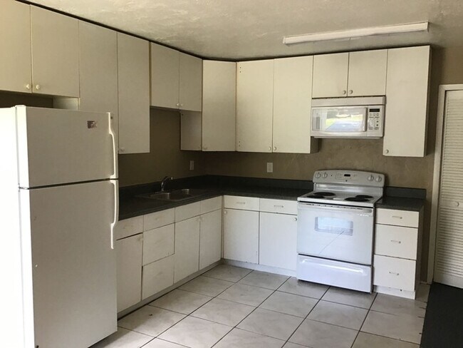 Foto del edificio - 3947 Mohr Ave N