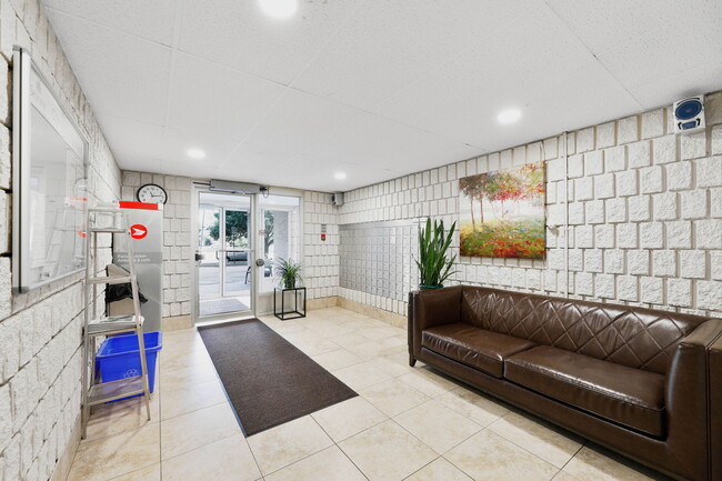 Building Photo - Confederation Place Apartments