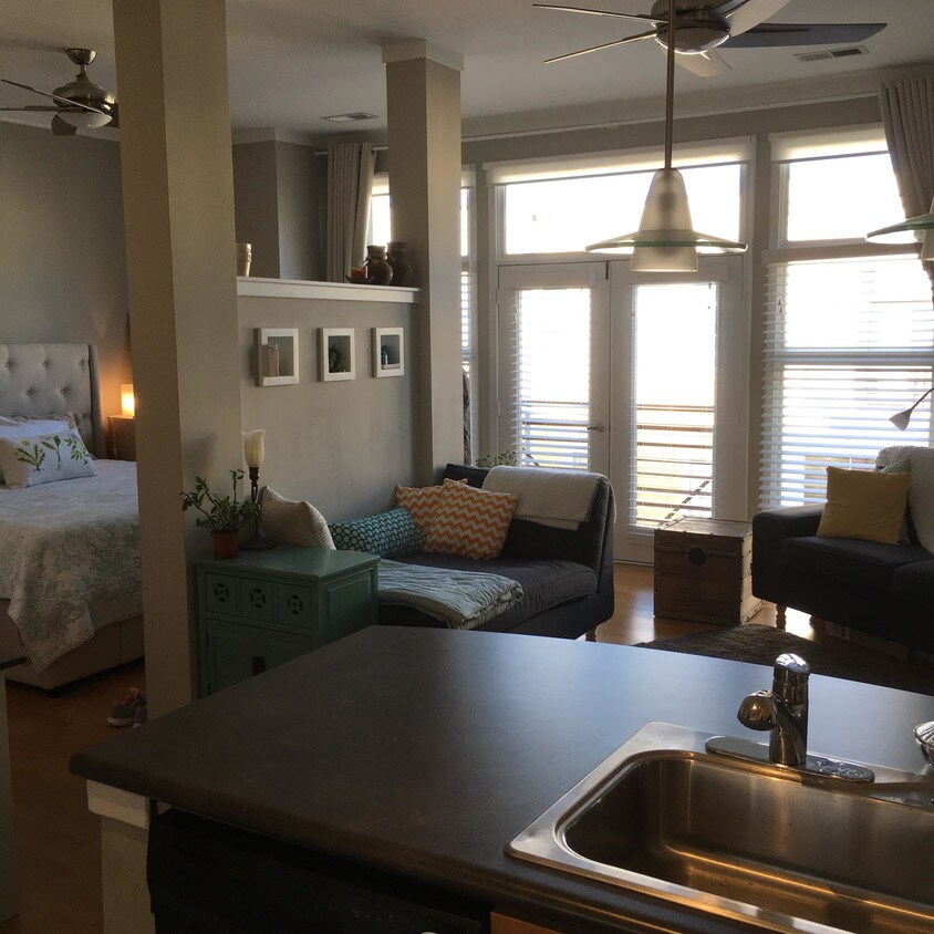 Primary Photo - 2125 Southend Dr