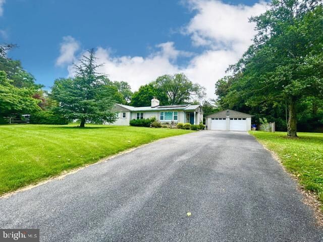 Foto principal - 10311 Detrick Avenue