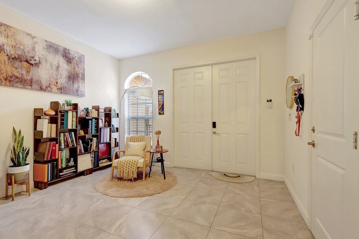 Primary Photo - 7921 SW 120th Ave