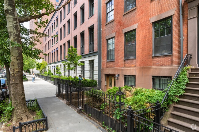 Building Photo - 131 W 11th St