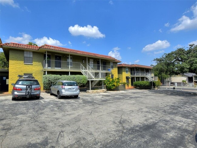 Building Photo - 2302 East Side Dr