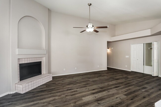 Building Photo - 4243 E Balsam Ave