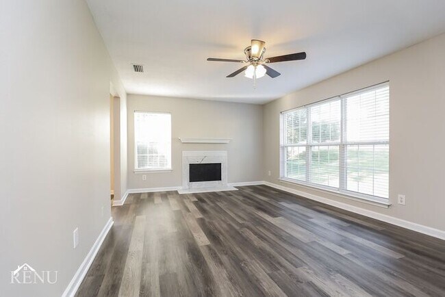 Building Photo - 823 Carmen Way